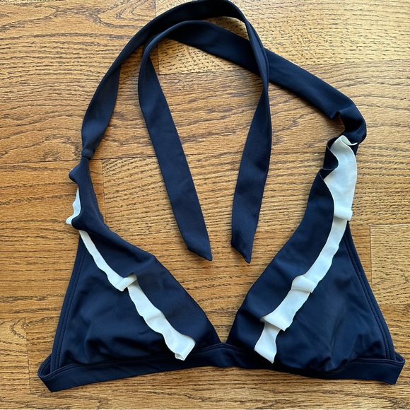 Boden Women’s Wireless bikini top blue And Ivory size 6 with ruffles And ruching - Picture 2 of 16